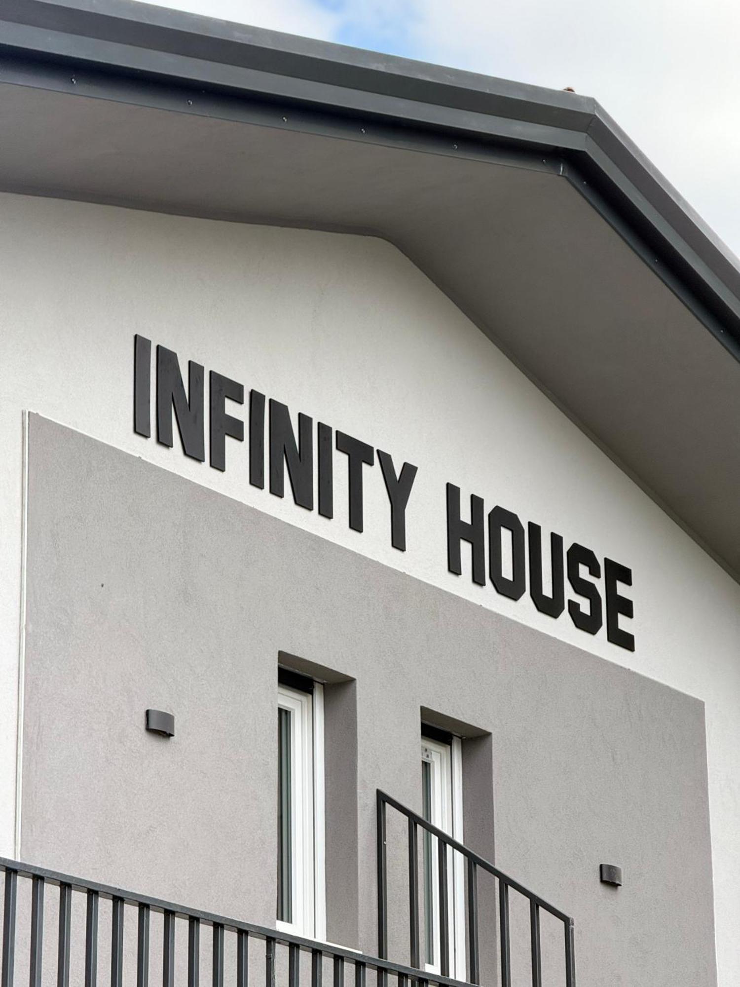 Infinity House - Eleganza Moderna Tra Treviso E Venezia Hotel Casier Exterior photo